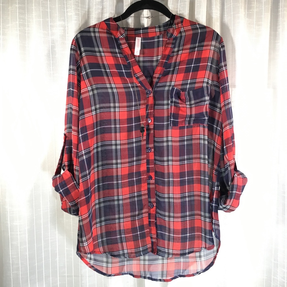 ❄️SALE❄️ Worn once Sheer plaid button up